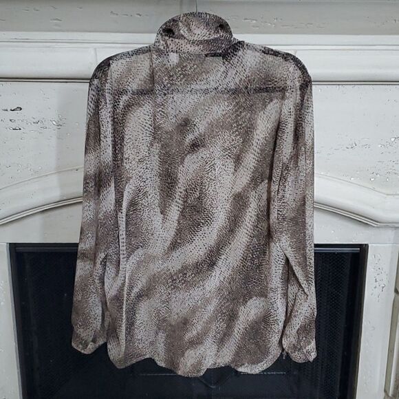 CHICO'S Sheer Animal Print Ruched Blouse - Size 3 - Picture 2 of 5